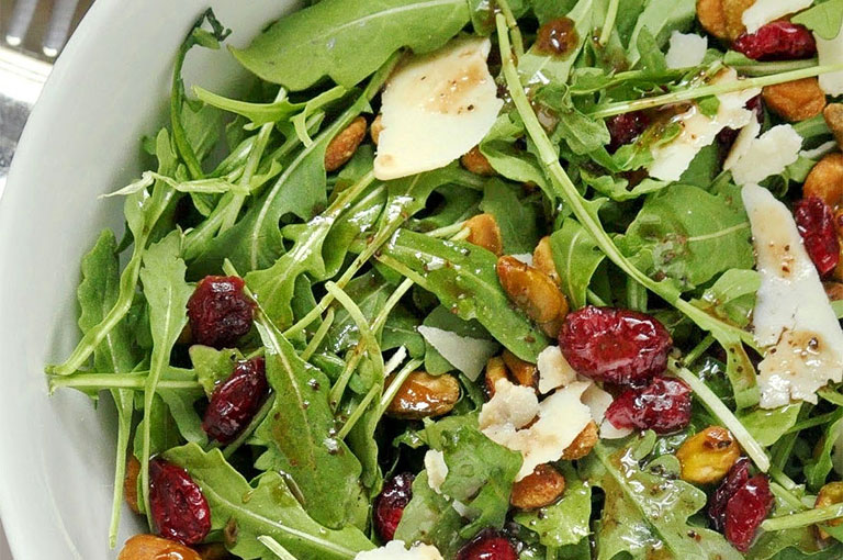Green Salad with Orange and Pistachios